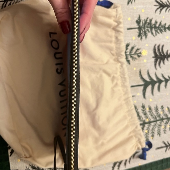 Louis Vuitton Neverfull Game On POUCH new, never used. Authentic. - Picture 11 of 11